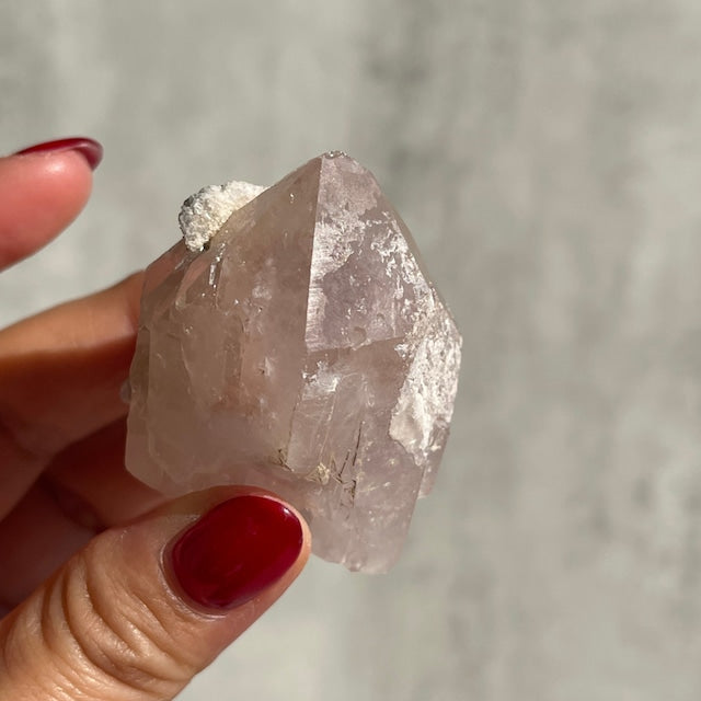 ブラジル・バイーア州ジャコビナ産【ピンキッシュアメジスト - Pink Amethyst】鉱物 天然石 パワーストーン