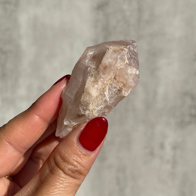 ブラジル・バイーア州ジャコビナ産【ピンキッシュアメジスト - Pink Amethyst】 鉱物 天然石 パワーストーン