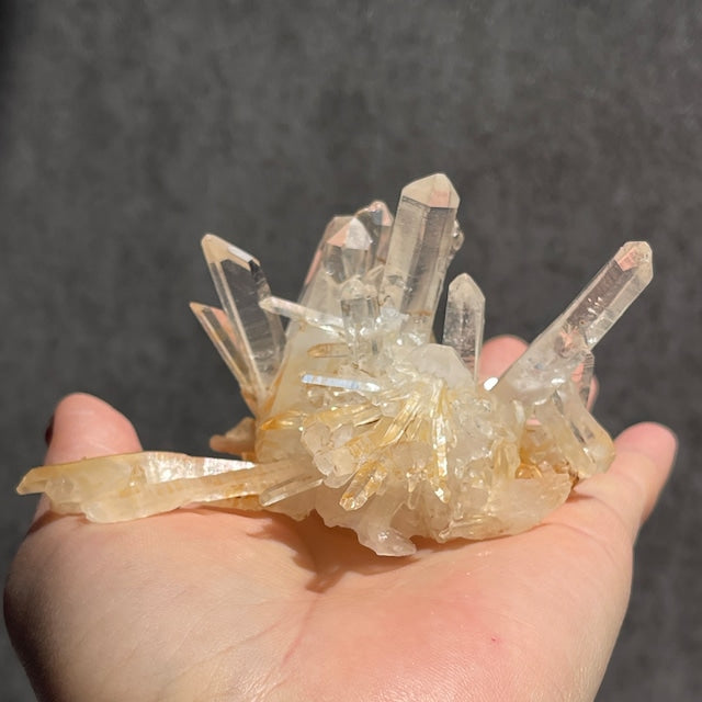 ネパール・ダーディン産 ゴールデンヒーラークォーツ クラスター｜ヒマラヤ水晶
