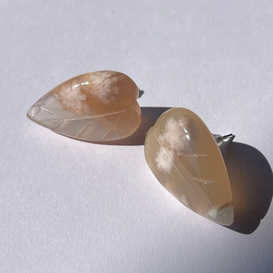 リーフピアス【フラワーアゲート】葉っぱの形｜スタッズピアス｜天然石アクセサリー
