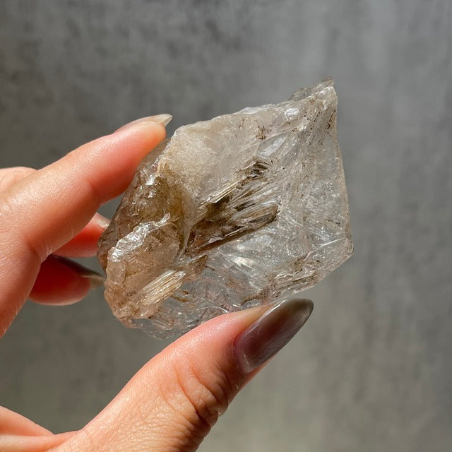 ジンバブエ産【スケルタルクォーツ】フェンスタークォーツ（窓水晶）鉱物 天然石 パワーストーン