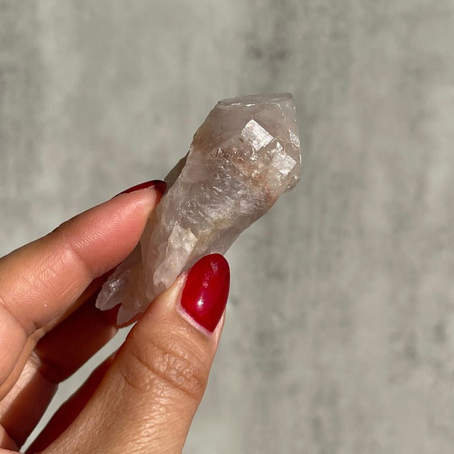 ブラジル・バイーア州ジャコビナ産【ピンキッシュアメジスト - Pink Amethyst】 鉱物 天然石 パワーストーン
