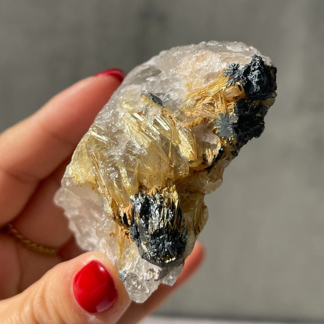 ブラジル・バイーア州ノーヴォ・オリゾンテ産【ルチルクォーツ（金針水晶）】 鉱物 天然石 パワーストーン
