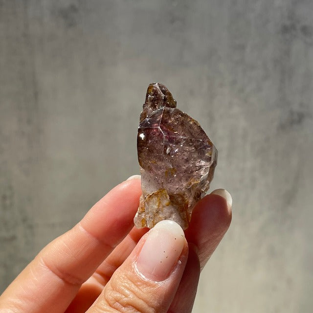 ジンバブエ産【シャンガーンアメジスト】セプター｜虹あり｜ ゲーサイト｜レピドクロサイト入り｜鉱物 天然石 パワーストーン