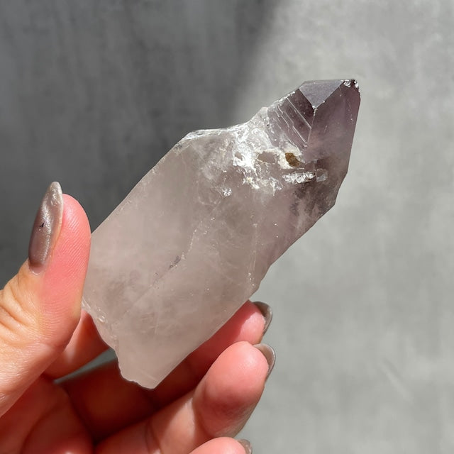 ナイジェリア産【アメジスト／紫水晶】ファントムあり 鉱物  天然石 パワーストーン