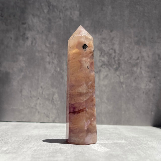 【フローライト タワー（Fluorite）】自立する 鉱物 天然石 パワーストーン
