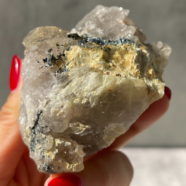 ブラジル・バイーア州ノーヴォ・オリゾンテ産【ルチルクォーツ（金針水晶）】 鉱物 天然石 パワーストーン