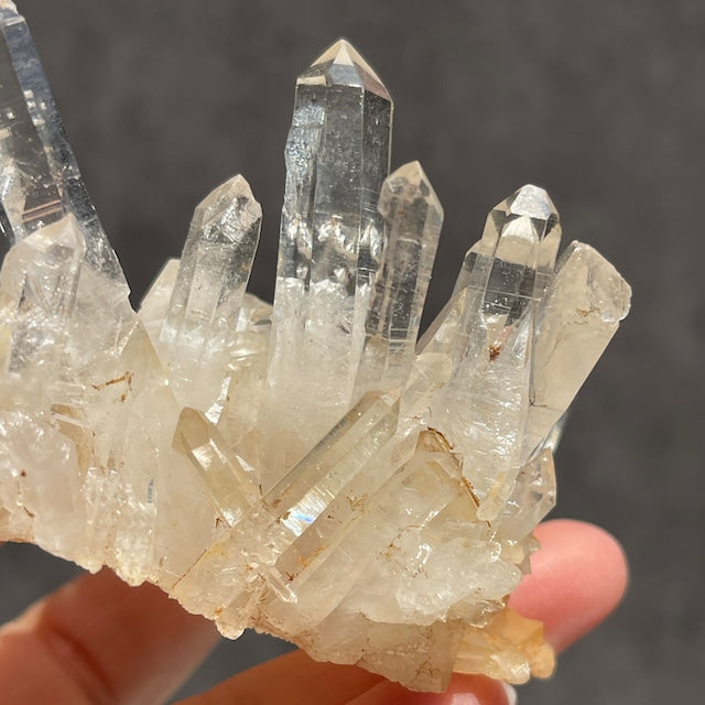 ネパール・ダーディン産 ゴールデンヒーラークォーツ クラスター｜ヒマラヤ水晶