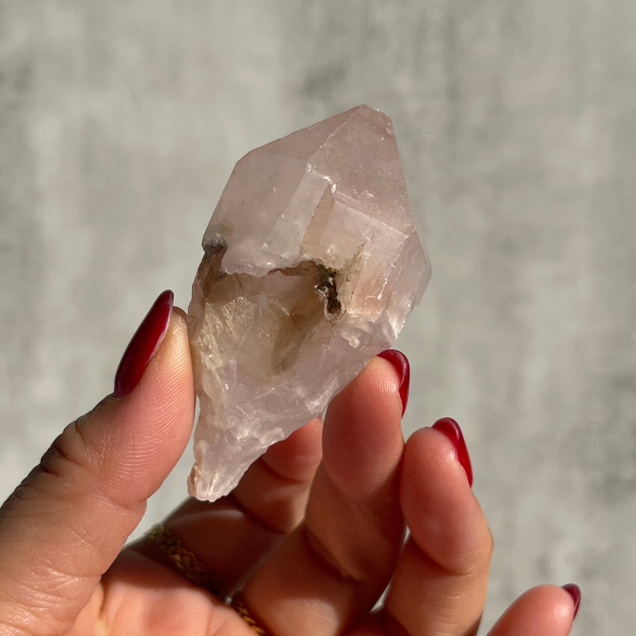 ブラジル・バイーア州ジャコビナ産【ピンキッシュアメジスト - Pink Amethyst】鉱物 天然石 パワーストーン