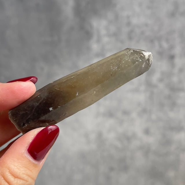 ナミビア・エロンゴ産【スモーキークォーツ（煙水晶）】 鉱物 天然石 パワーストーン