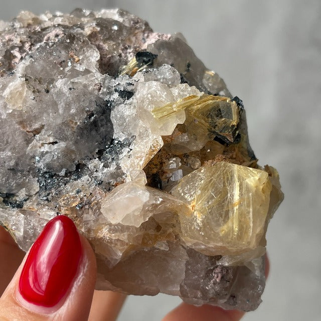 ブラジル・バイーア州ノーヴォ・オリゾンテ産【ルチルクォーツ（金針水晶）】 鉱物 天然石 パワーストーン