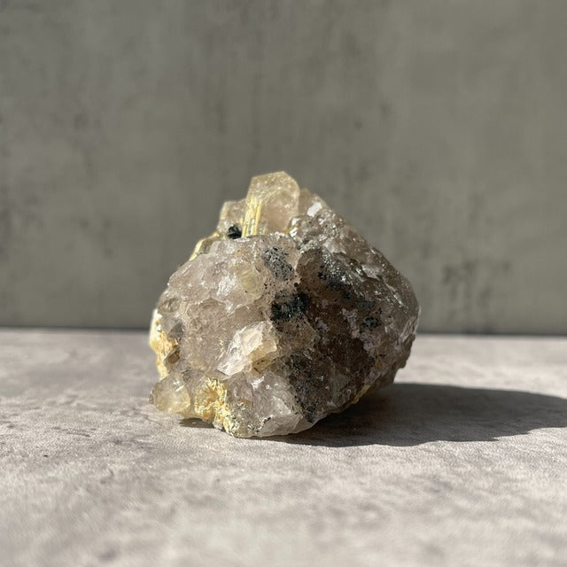 ブラジル・バイーア州ノーヴォ・オリゾンテ産【ルチルクォーツ（金針水晶）】 鉱物 天然石 パワーストーン
